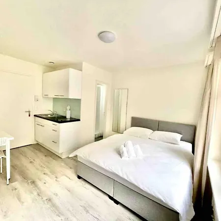 شقة Urban Oasis With Queen Bed And View Be-14 *