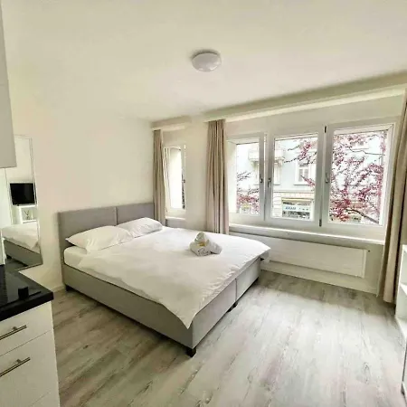 شقة Urban Oasis With Queen Bed And View Be-14