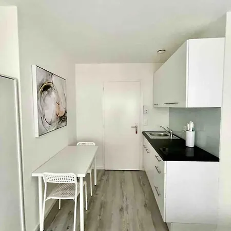 Urban Oasis With Queen Bed And View Be-14 Apartament