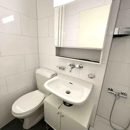 Urban Oasis With Queen Bed And View Be-14 Zurych