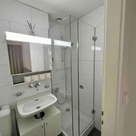 Apartment Urban Oasis With Queen Bed And View Be-14 Zurich